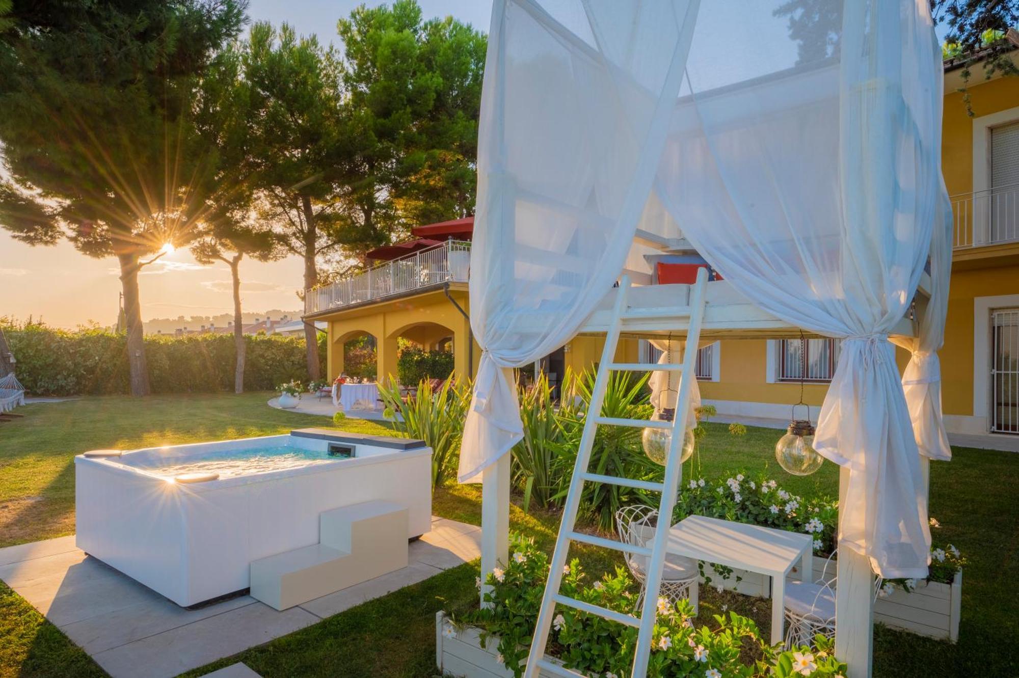 Tra Gli Alberi E Il Mare Bed and Breakfast Sirolo Εξωτερικό φωτογραφία