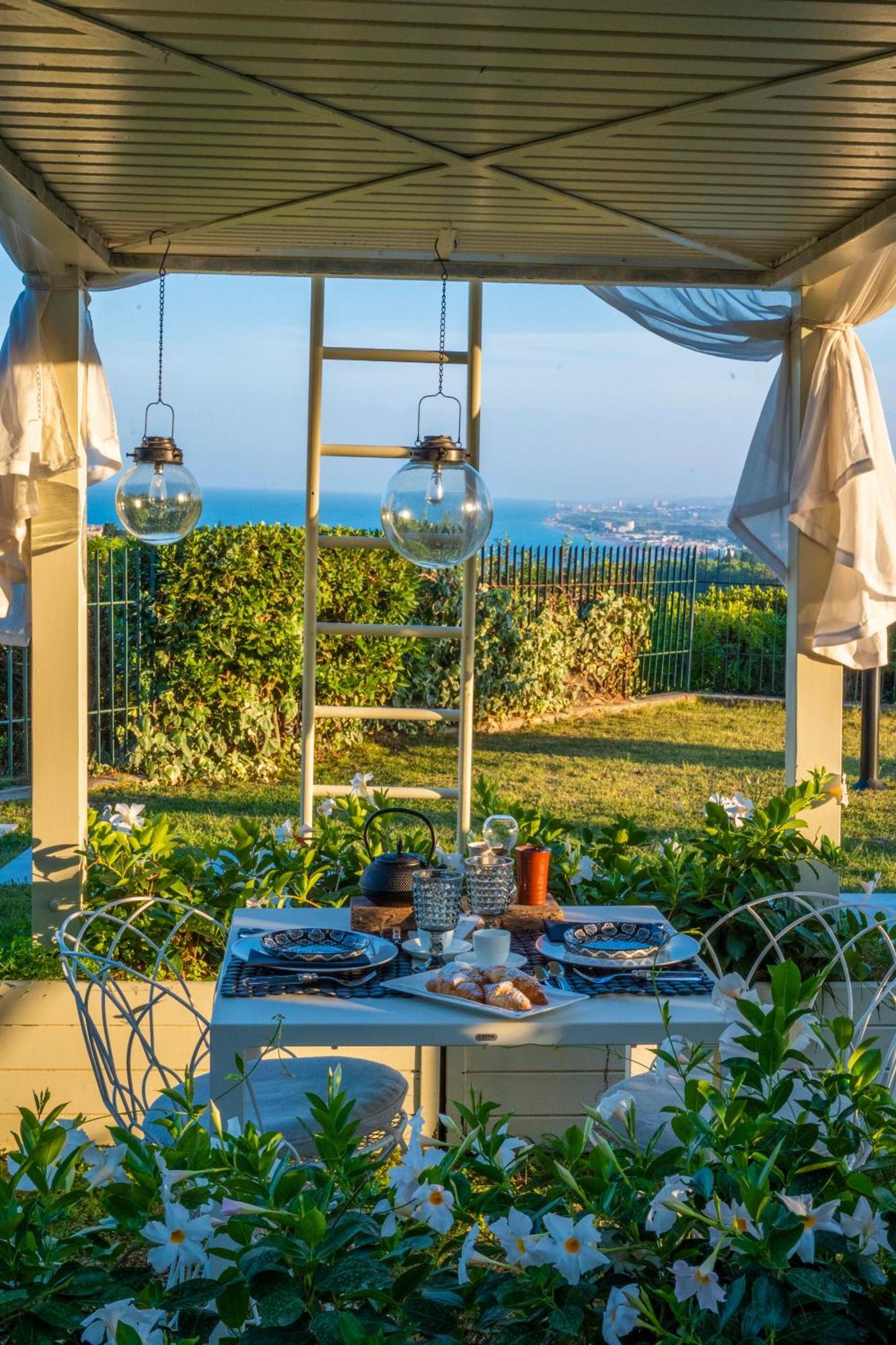 Tra Gli Alberi E Il Mare Bed and Breakfast Sirolo Εξωτερικό φωτογραφία