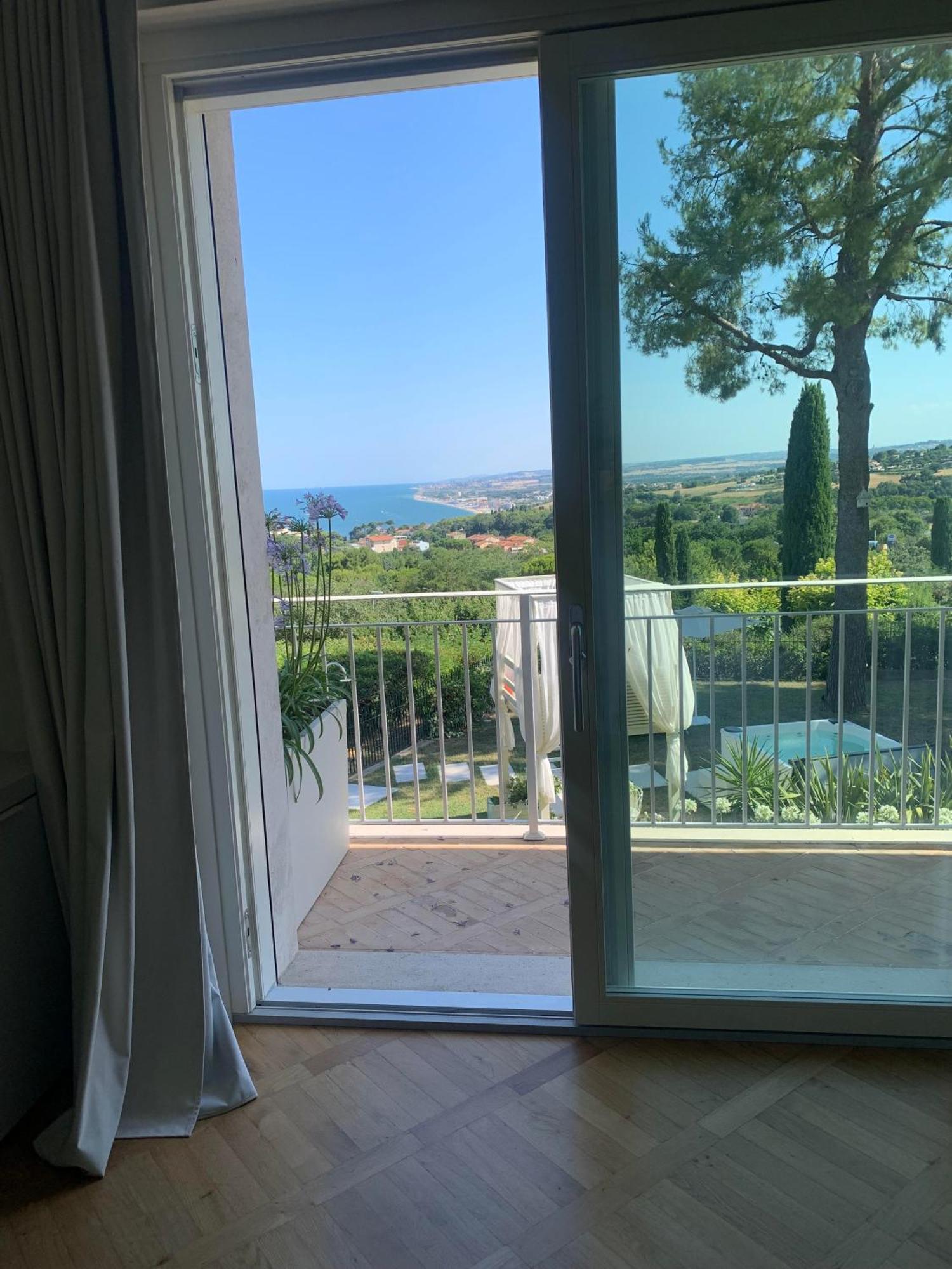 Tra Gli Alberi E Il Mare Bed and Breakfast Sirolo Εξωτερικό φωτογραφία